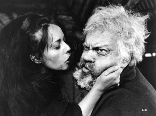 Žanna Moro un Orsons Velss filmā "Pusnakts zvani". 1965. gads.