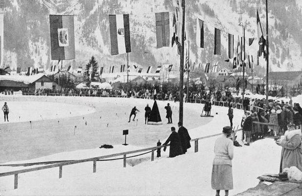 Sacensības ātrslidošanā 10 000 m distancē ziemas olimpiskajās spēlēs Šamonī. Francija, 1924. gads.