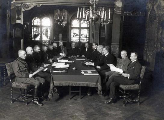 Lāčplēša Kara ordeņa domes sēde un tās pirmais sastāvs. Rīga, 1921. gads.