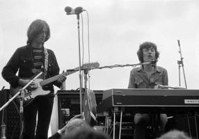 Stīvs Vinvuds (no labās) un Ēriks Kleptons grupas Blind Faith debijas koncertā Haidparkā. Londona, 07.06.1969.