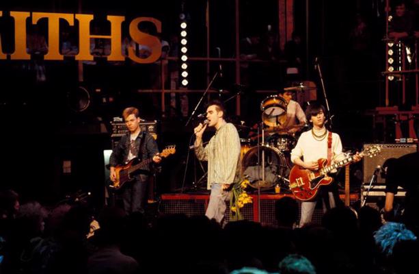 The Smiths. Lielbritānija, 1984. gads. No kreisās: Endijs Rurks, Morisijs, Maiks Džoiss un Džonijs Marrs.