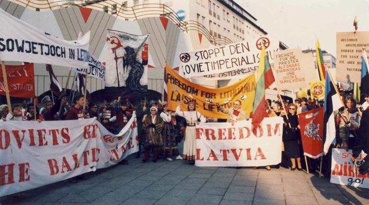 Trimdas baltiešu protesta demonstrācija Eiropas Drošības un sadarbības konferences laikā. Vīne, 03.–05.11.1986.