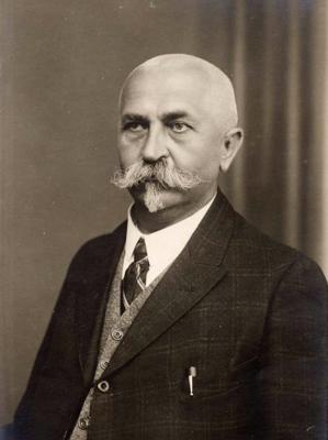 Ernests Birznieks-Upītis. Rīga, 20. gs. 20. gadi.