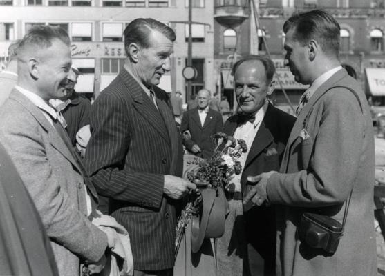 No kreisās: Miķelis Goppers, Valdemārs Tone, Valdemārs Ģinters, Pāvels Šadurskis Stokholmā, 1953. gads.