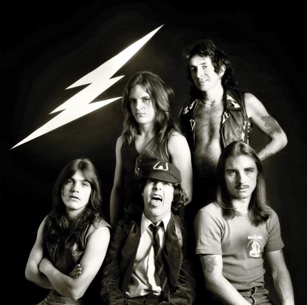 AC/DC. 1976. gads.