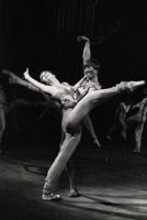 Marians Butkevičs Verga lomā un Lita Beiris Nuridas lomā Fikreta Amirova baletā “Tūkstoš un viena nakts”. LPSR Valsts operas un baleta teātris, 1985. gads.