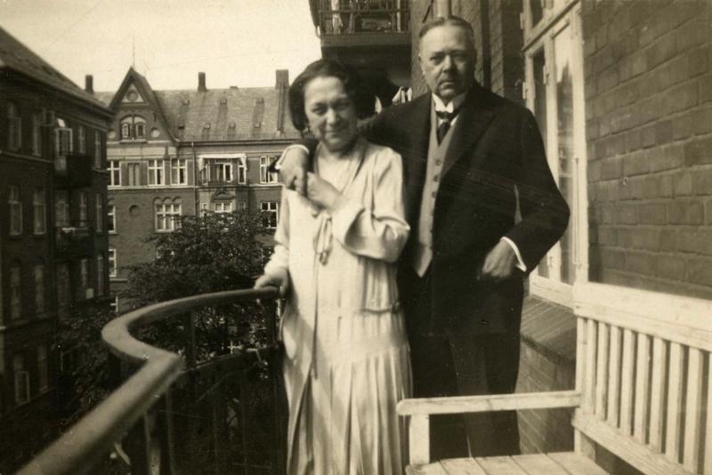 Jalmārs Sēderbergs kopā ar Emīliju. Kopenhāgena, 20. gs. 30. gadi.