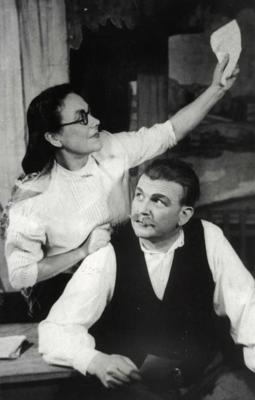 Aina no Jāņa Jaunsudrabiņa komēdijas "Jo pliks, jo traks" iestudējuma. Eslingenas Latviešu teātris. 1949. gads.