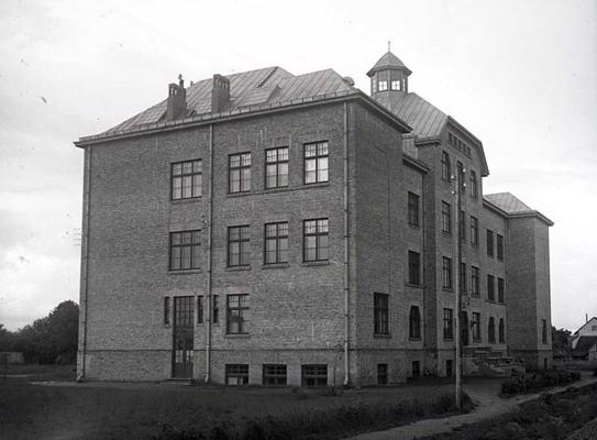 Bauskas pilsētas pamatskola. 20. gs. 30. gadi.