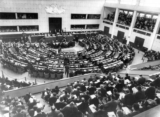 Eiropas Parlamentārās asamblejas plenārsesija Strasbūrā. Francija, 19.03.1958.