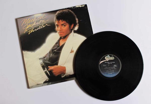Maikla Džeksona 1982. gada albums Thriller. 2021. gads.