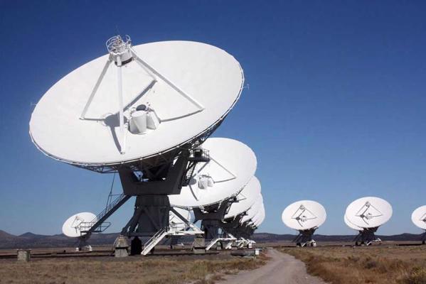 VLA radioteleskopu komplekss Ņūmeksikā, ASV. 2011. gads.