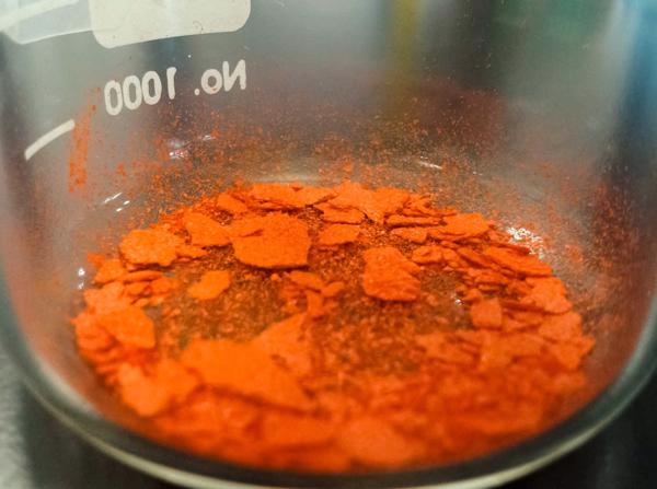 Ferocēna pulveris, metālorganiska ķīmiska viela, kas sintezēta laboratorijā. Ferocēna pulverim raksturīga spilgti oranža krāsa.
