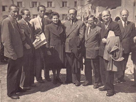 Lietuvas Rakstnieku asociācijas dalībnieki, kas piedalās kongresā. Trešais no kreisās – Antans Šķēma. Augsburga, Vācija, 1947. gads.