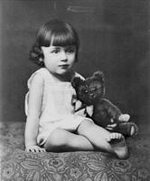 Rakstniece Regīna Ezera bērnībā. 1932. gads.