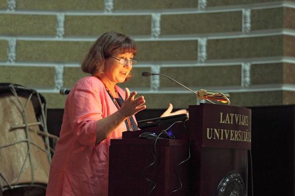 Sandra Sebre uzstājas 11. Eiropas psiholoģiskās novērtēšanas konferencē (11th European Conference on Psychological Assessment). 31.08.2011.