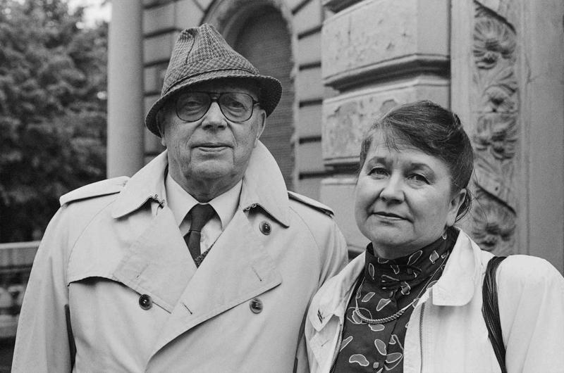 Gunars Janovskis ar sievu Sarmīti. Rīga, 1994. gads.