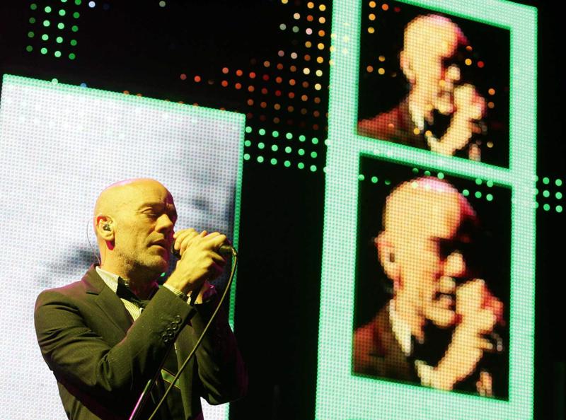R.E.M. solists Maikls Staips koncertā "Arēnā Rīga". 12.09.2008.