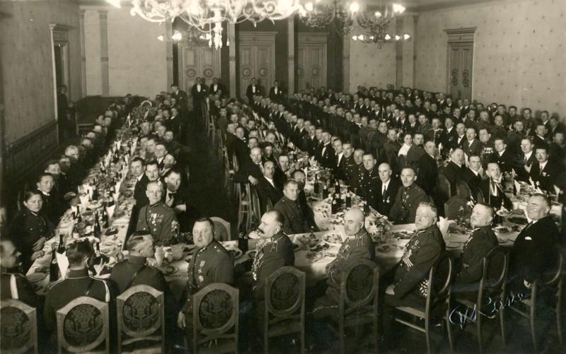 Lāčplēša Kara ordeņa kavalieru svētku mielasts Virsnieku klubā, 11.11.1932.
