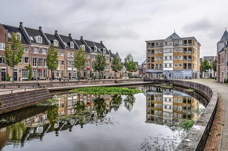 Roba Krīra un viņa kolēģu projektētais Brandevoort dzīvojamais rajons Helmondas apkārtnē, veidots saskaņā ar jaunā urbānisma un neoklasicisma principiem. Nīderlande, 16.08.2019.