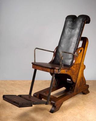 Regulējams krēsls zobārstniecības pacientiem. Anglija, 1701.–1800. gads.