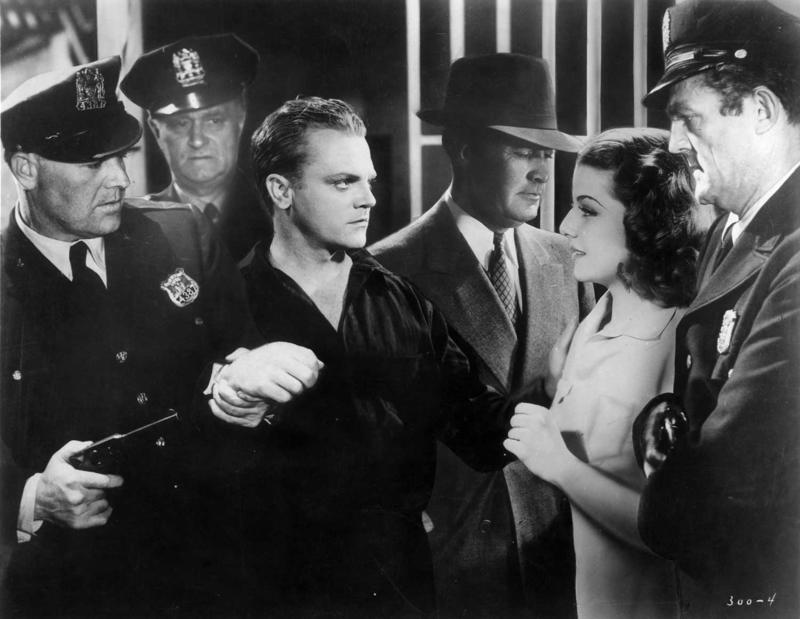 Džeimss Kegnijs gangsterfilmā "Eņģeļi ar netīrām sejām", 1938. gads.