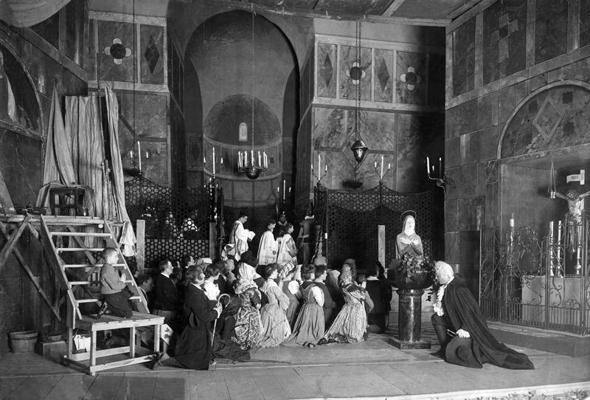 Aina no Džakomo Pučīni operas "Toska". Berlīne, Vācija, 1912. gads.