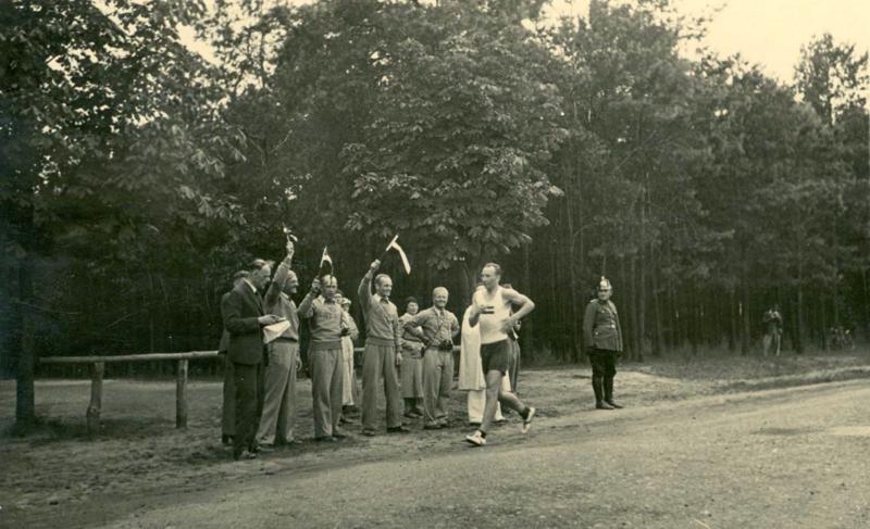 Adalberts Bubenko 50 km soļojumā 1936. gada olimpiskajās spēlēs Berlīnē.