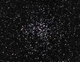 Vaļējā zvaigžņu kopa Mesjē 37 Vedēja zvaigznājā. 2009. gads.