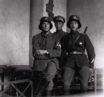 Liepājas brīvprātīgo strēlnieku bataljonu smago ložmetēju rotas virsnieki. Liepāja, 07.1919.