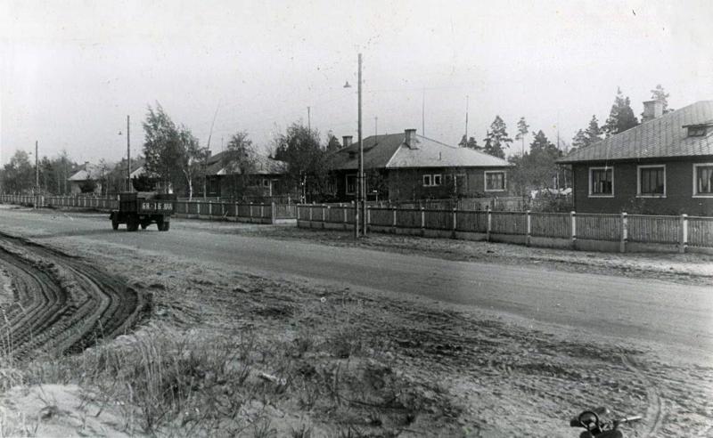 Divdzīvokļu mājas Baložos Rīgas ielā. 20. gs. 60. gadi.
