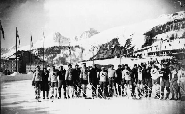 Kanādas un Zviedrijas hokeja komanda ziemas olimpiskajās spēlēs. Sanktmorica, 1928. gads.