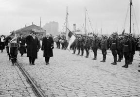 Somijas prezidents Pērs Ēvinds Svīnhuvuds vizītē Igaunijā tiekas ar Valsts vecāko Jānu Tēmantu (Jaan Teemant). Tallina, Igaunija, 1931. gads.