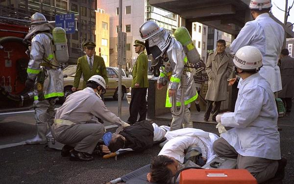 Zarīna gāzes uzbrukumā cietušie. Tokija, Japāna. 20.03.1995.