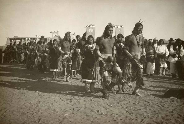 Hemesas pueblo indiāņu ceremoniālā deja. Ņūmeksika, ASV, 1908. gads.