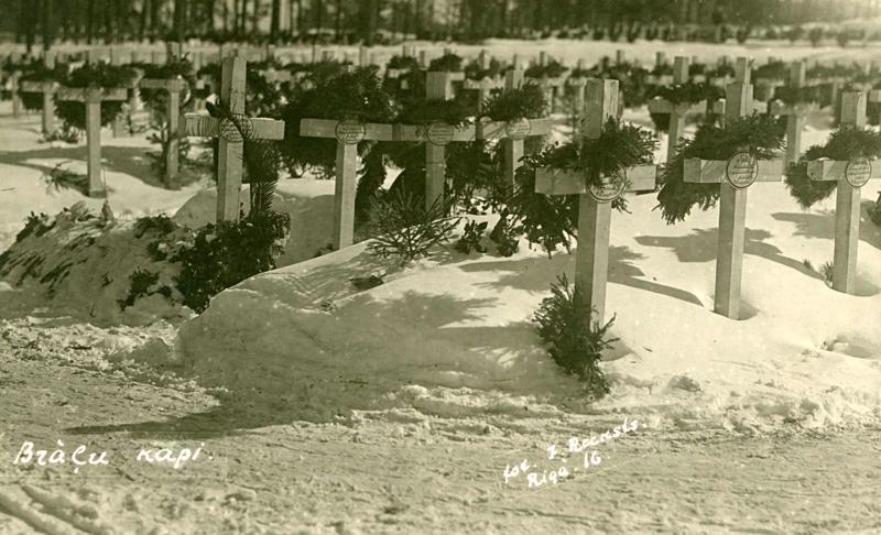 Rīgas Brāļu kapi. 1916. gads.