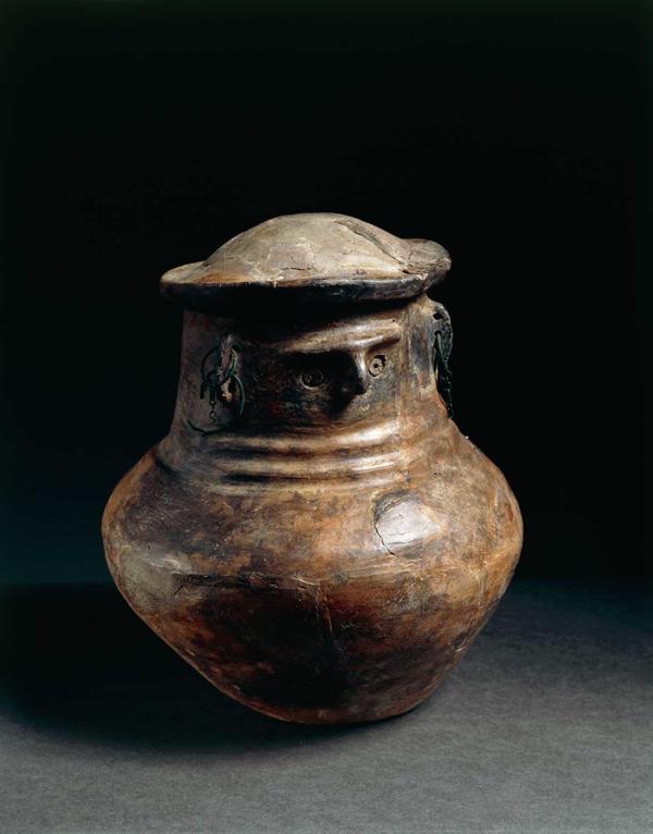 Antropomorfā urna, Halštates kultūra. 6.–5. gs. p. m. ē.